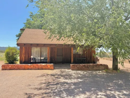 5 minutes from the world-famous Gunsite Firearms Academy! Hotels in Paulden