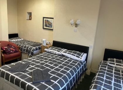 Red Rose Hotel