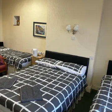 Red Rose Hotel