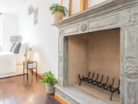 Emily's Holiday House - Authentic Lake Como by Rent All Como Hotels in Torno