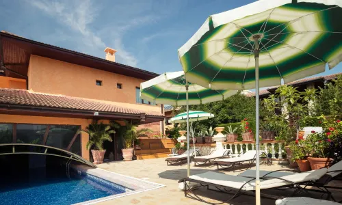 Villa Dallas Residence