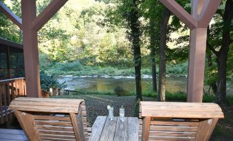 River Time Cabin -Time Floats Away!