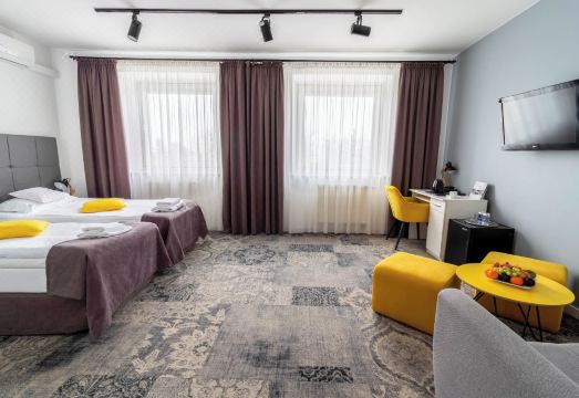 3. 호텔 크로즈노-..