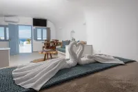 Sun Angelos Oia - Luxury Cave Suites Hotels in Finikia