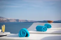 Kima Oia Suites