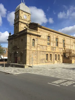 Tasman Holiday Parks - Albany Hotel a Centennial Park