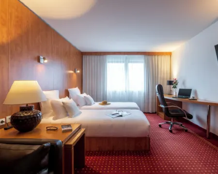 Cerise Bordeaux Mérignac Aéroport Hotels in Merignac