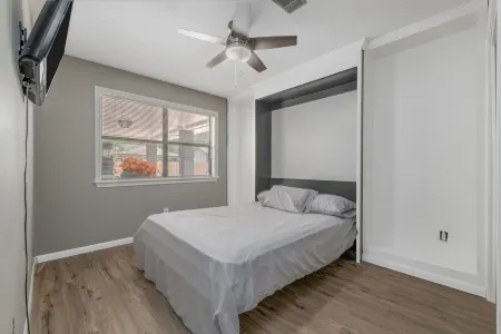 Comfortable Escape - Pool w/ Slide & Hot Tub, Great for Families & Groups