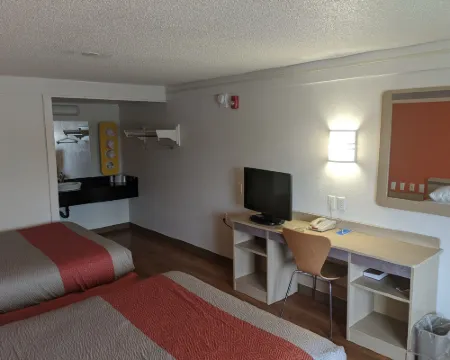 Rodeway Inn Hotels in Logan Township