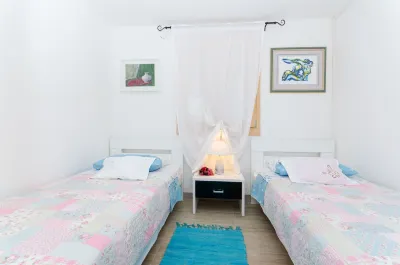 House Ara