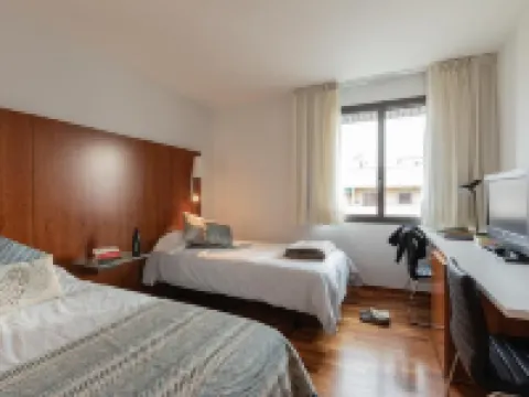 Micampus Pamplona Student Residence Hotels near Tramontana