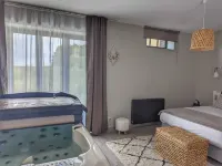 Le Clos des Lys - Chambres Avec Jacuzzi - Nemours Hotels in Cannes-Écluse