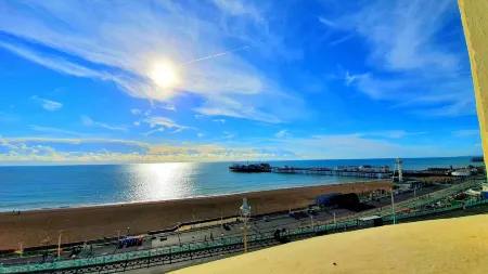 A Room with A View Отели рядом с достопримечательностью «University of Brighton Art Gallery»