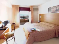 Hotel Alceste Hôtels à : Marinella