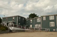 Surfside Inn Hotels in Hubbards