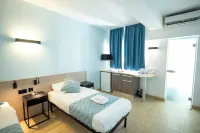 Day's Inn Hotel and Residence