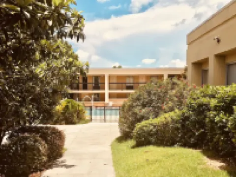 Quality Inn & Suites Conference Center Statesboro Historic District Hotels in Statesboro