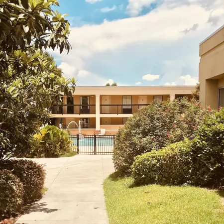 Quality Inn & Suites Conference Center Statesboro Historic District