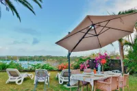 Boutique Vllla on the Rocks Hotels in Grand River South East
