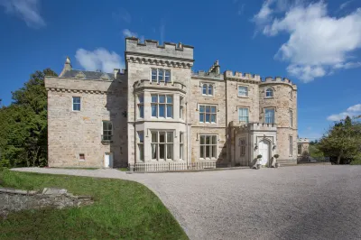 Crossbasket Castle Hotels near University of the West of Scotland