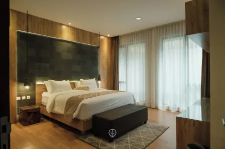 Radiance Hill View 10Br Villa with a Private Heated Swimming Pool Отели рядом с достопримечательностью «Wot Batu»