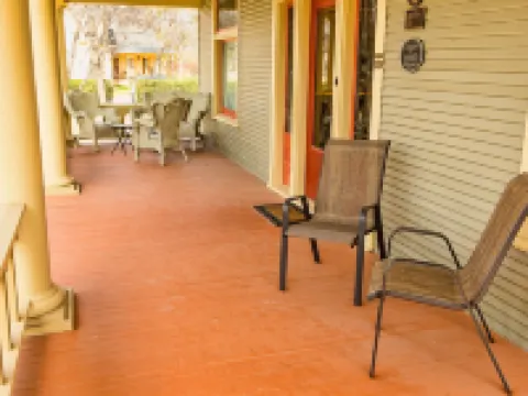 Iron Horse Inn Hotels in Hood County