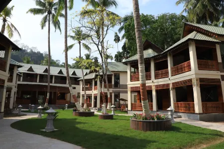 Sandyy Wavess Beach Resort