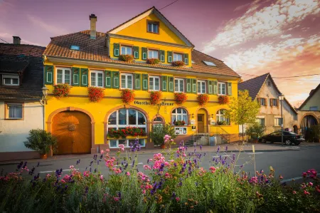 Weinhotel / Gasthaus Zur Sonne Отели в г. Айхштеттен