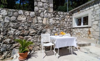 Apartments & Rooms Tapera