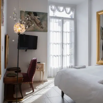 Caffè dell'Arte Boutique Rooms Hotels near Casa Rusca