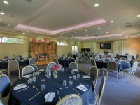 Bushmans Motor Inn Hotels in Parkes