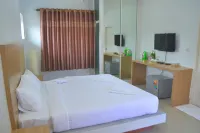 Pool House Lanska Hotels in Ron Phibun