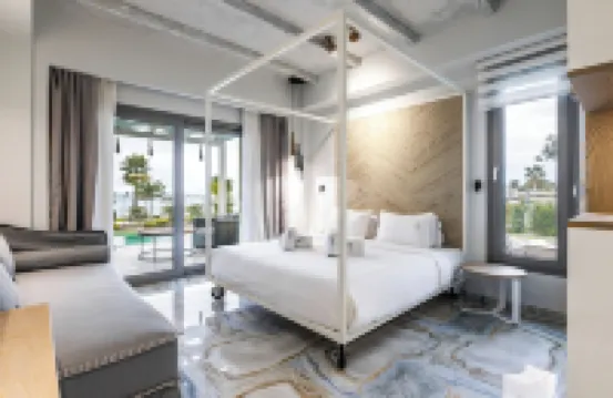 Blue Carpet Luxury Suites