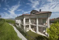 Villa Vitae Hotels in Serralunga d'Alba