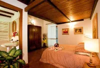 Agriturismo Colle Tocci - Farmhouses