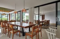 Radiance Hill View 10Br Villa with a Private Heated Swimming Pool