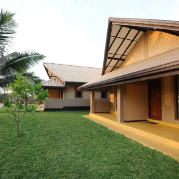 Melheim Beach Kalpitiya