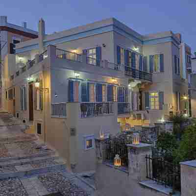 Antouanetta Apartments Hotel Exterior