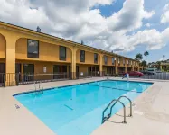 Quality Inn Brunswick - Pools