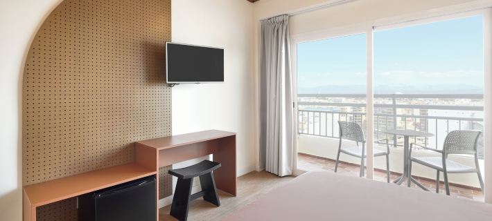 Tent Bahia de Palma Hotels in Llucmajor
