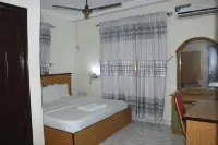 Grand Decent Hotel and Suites