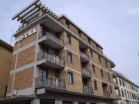 Hotel Traghetto Hotels near Monumento Ai Caduti di Civitavecchia in Tutte Le Guerre