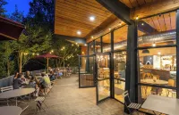 Camping de Lyon Hôtels à : Lissieu