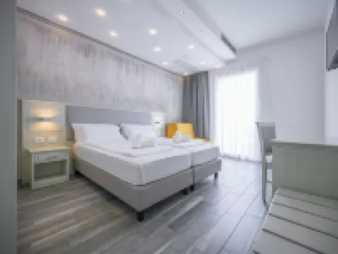 Hotel Villa Paradiso Suite モニーガ・デル・ガルダのホテル