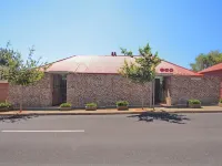 Motel Mi Pi Chi Hotels near 27Boxes