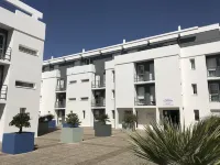 Séjours & Affaires la Rochelle les Minimes - Kitchens