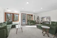 Sunset Burrow Retreat in Roscommon, MI - whole house, 3 bed, 2.5 bath!