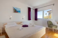 Villa Mermaid - Heated Pool, Sea Views & Beach 120m I Split Riviera - Pet friendly