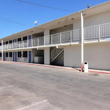 Motel 6 Carlsbad, NM