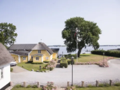 Ballebro Færgekro فنادق في سوندربورغ